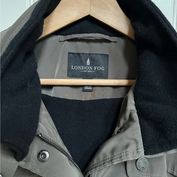 London Fog Khaki Insulated Detatchable Hood Rain Jacket. Size M - Picture 4 of 12